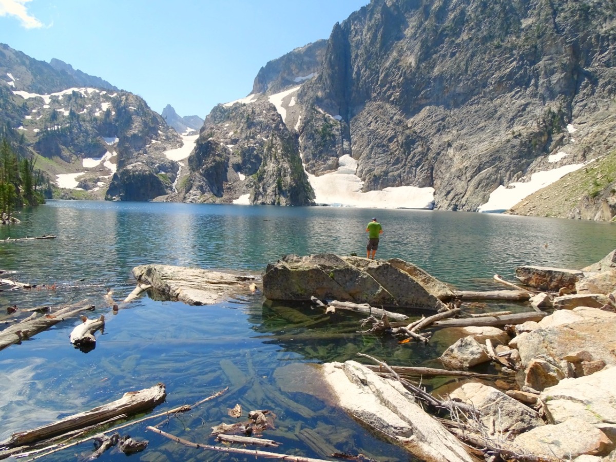 Don't Miss These Hikes to Beautiful Alpine Lakes - cover